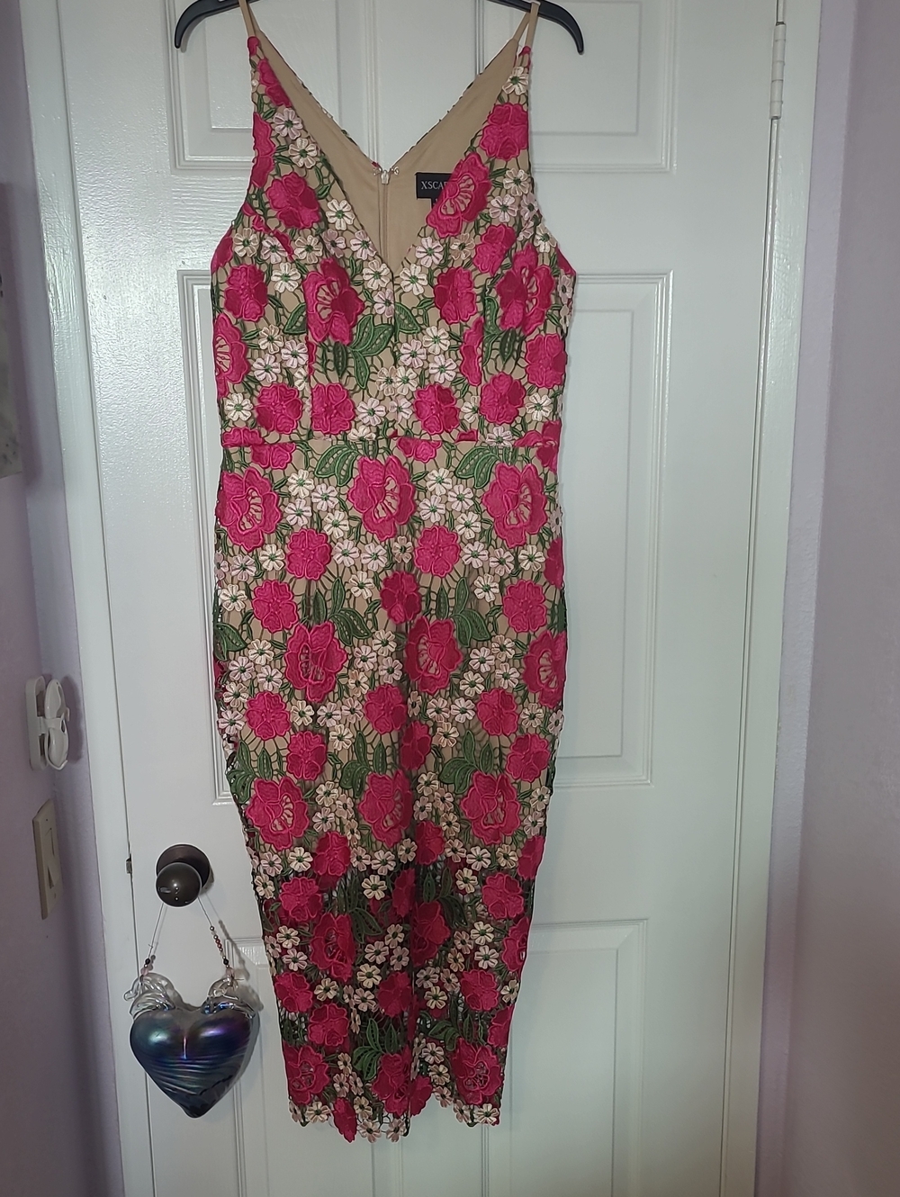 Floral Pink Lace Midi Dress with V-Neck - Xscape